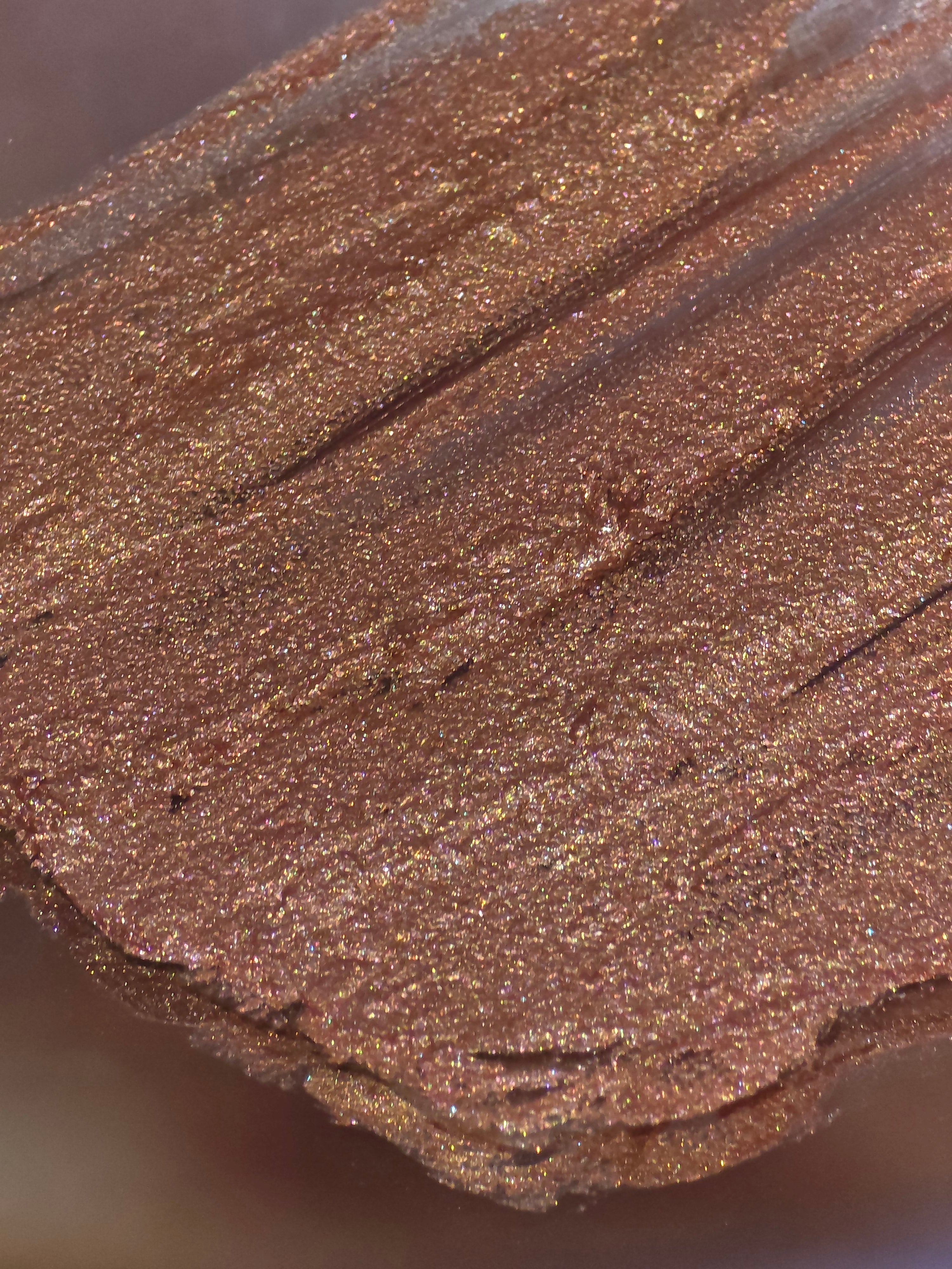 Dust Kiss - Cream Highlighter/ Eye Shadow